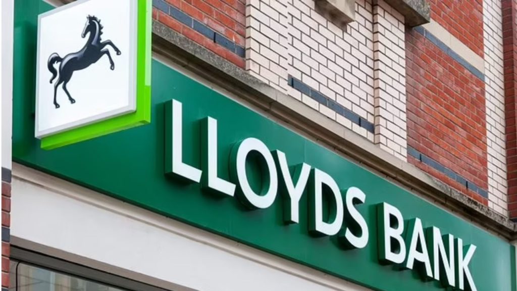 Lloyds Bank Introduces New Pension Service