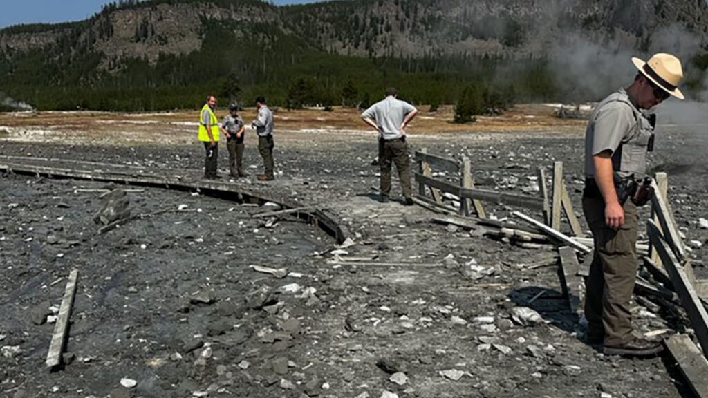 Hydrothermal blast damages boardwalk