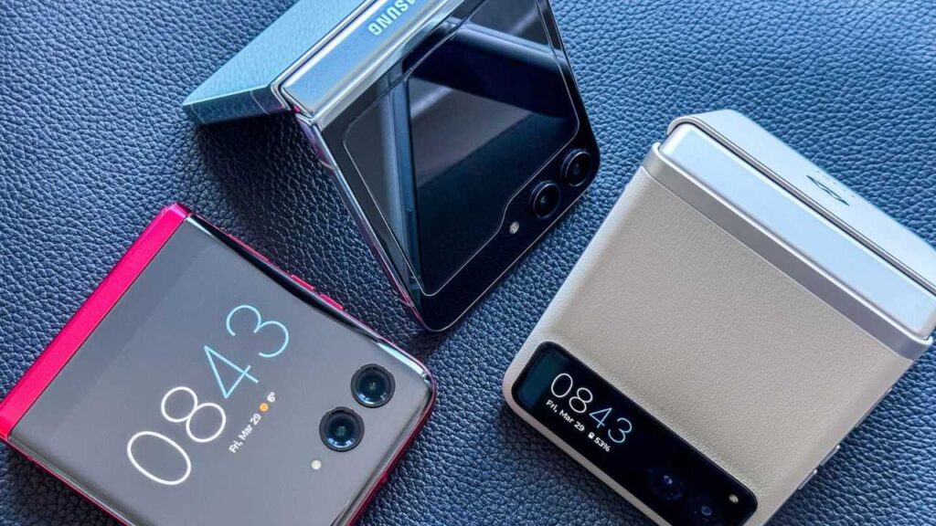 Top 3 Best Flip Phones In 2024